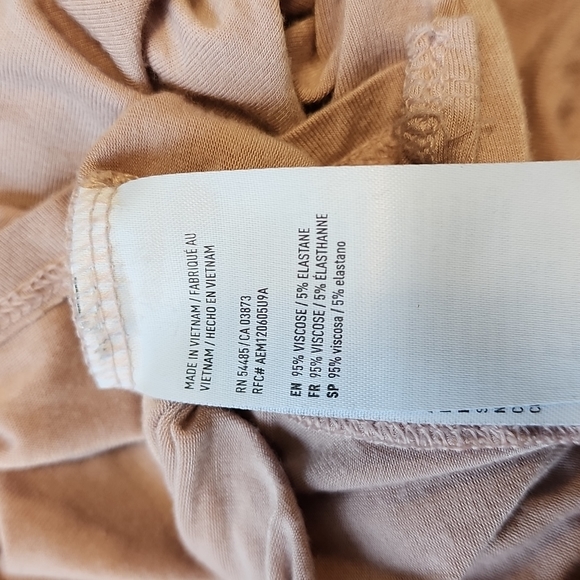 American Eagle Cold Shoulder Ombre T-Shirt - Picture 9 of 9